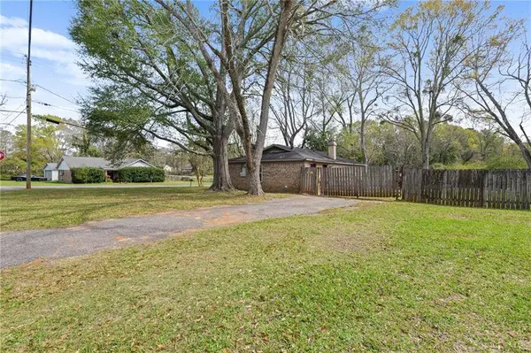 8501 Mcallister DR, Theodore, AL 36582