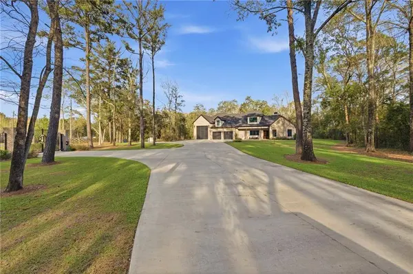 9501 Ben Hamilton RD, Theodore, AL 36582