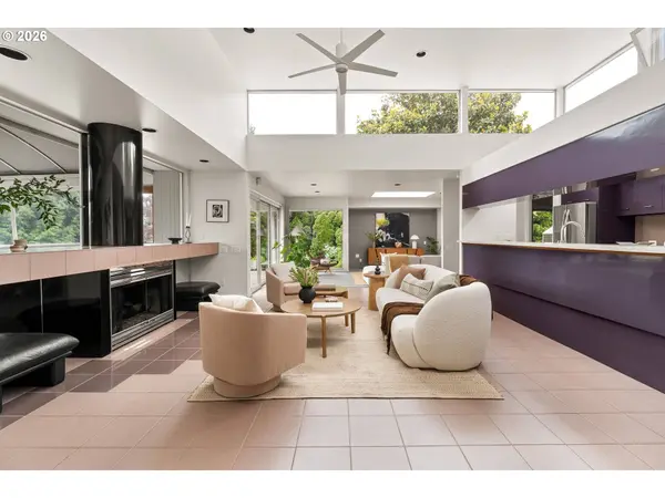 2030 SW BROADLEAF DR, Portland, OR 97219