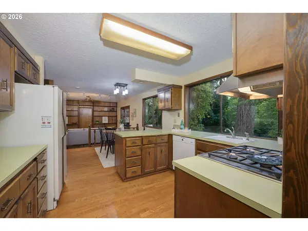 5825 SW SPRUCE AVE, Beaverton, OR 97005