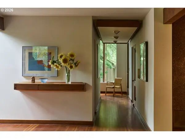 3210 SW MALCOLM CT, Portland, OR 97225