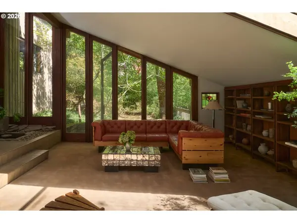 3210 SW MALCOLM CT, Portland, OR 97225