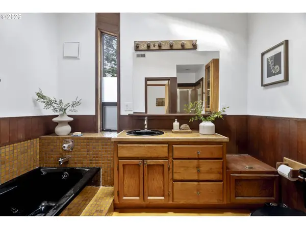2827 NE ROCKY BUTTE RD, Portland, OR 97220