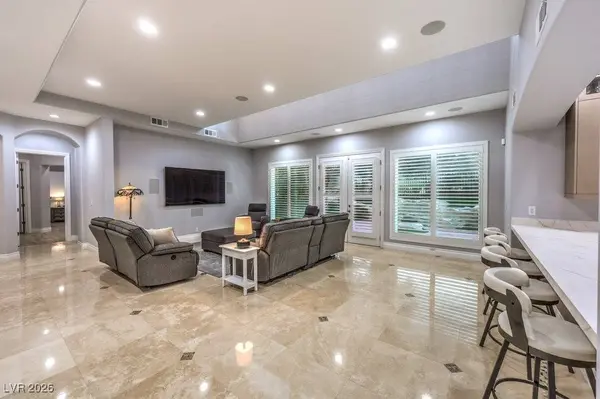 3 Grand Anacapri DR, Henderson, NV 89011