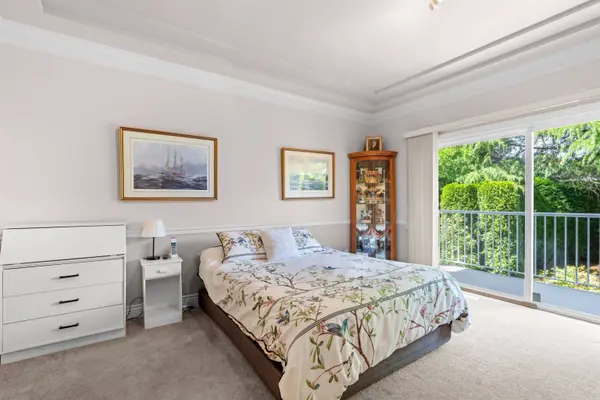 13749 21 AVE, Surrey, BC V4A 9V6