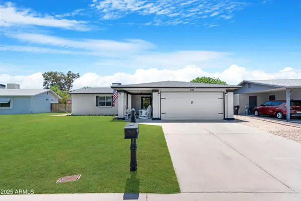 911 W CAMPO BELLO Drive, Phoenix, AZ 85023