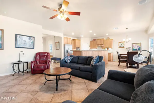 1210 W CUTLEAF Circle, San Tan Valley, AZ 85143