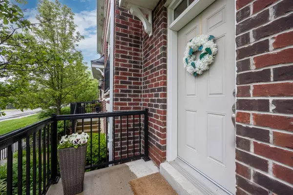 571 Longworth AVE #9, Clarington, ON L1C 0H3