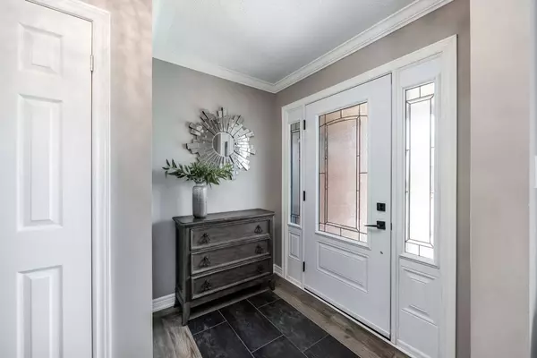 941 Greenleaf CIR, Oshawa, ON L1K 2W8