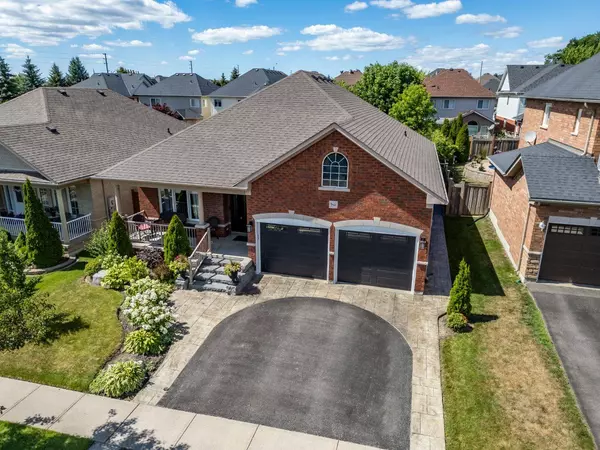 941 Greenleaf CIR, Oshawa, ON L1K 2W8