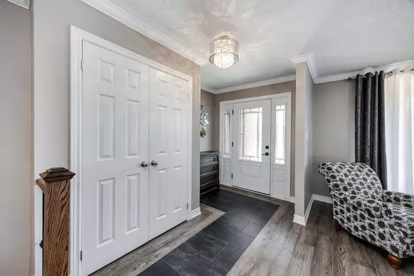 941 Greenleaf CIR, Oshawa, ON L1K 2W8