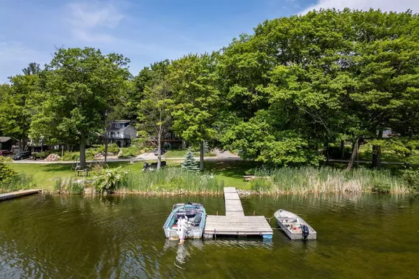 126 Pine Point LN, Scugog, ON L9L 1B4
