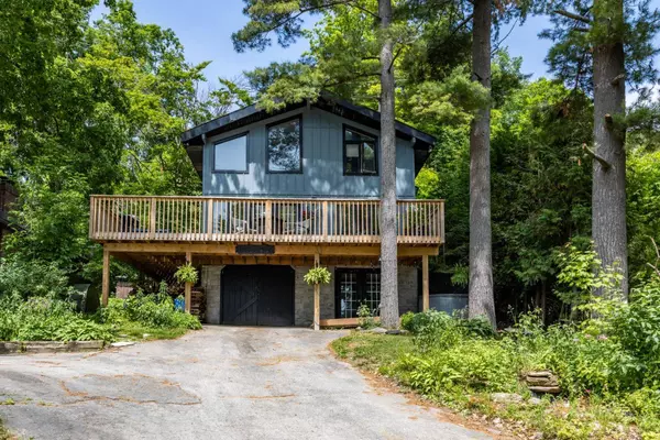 126 Pine Point LN, Scugog, ON L9L 1B4