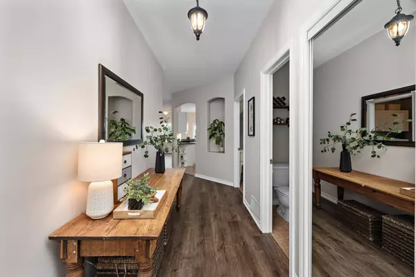 199 Fenning DR, Clarington, ON L1E 3K4