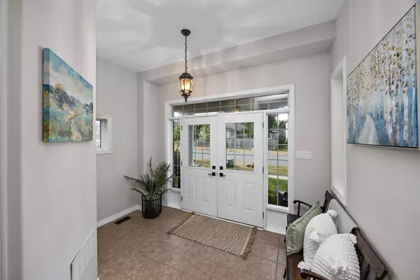 199 Fenning DR, Clarington, ON L1E 3K4