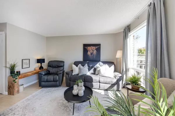 13 Fieldcrest AVE, Clarington, ON L1E 2X3