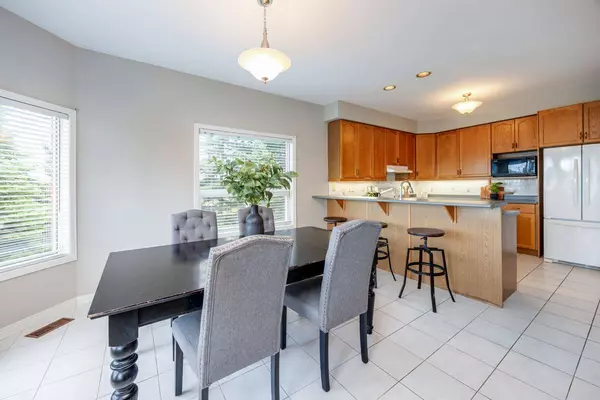 69 Padfield DR, Clarington, ON L1C 5E7