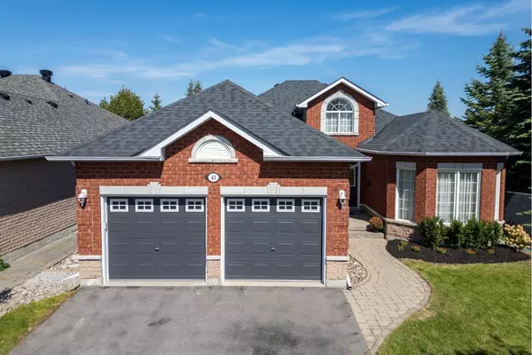 69 Padfield DR, Clarington, ON L1C 5E7