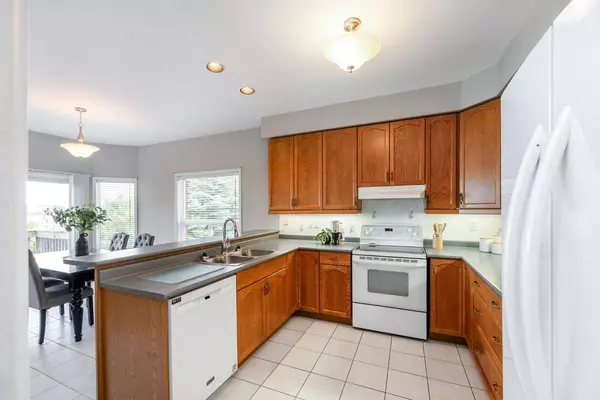 69 Padfield DR, Clarington, ON L1C 5E7