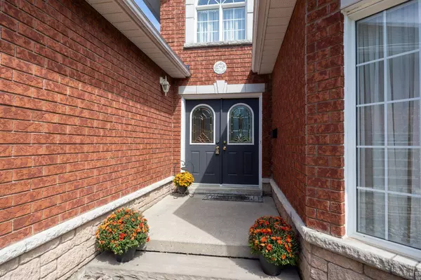 69 Padfield DR, Clarington, ON L1C 5E7
