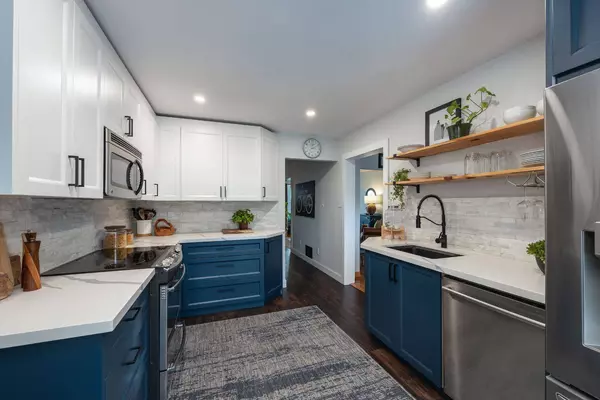 662 Cognac CRES, Pickering, ON L1X 1L7