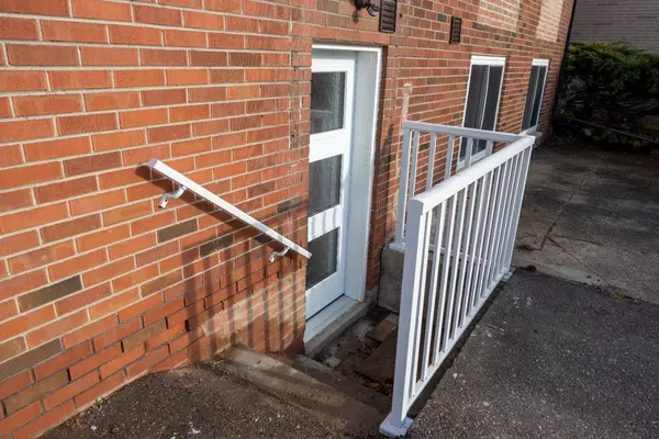 685 Emerson AVE #Lower, Oshawa, ON L1H 3L2