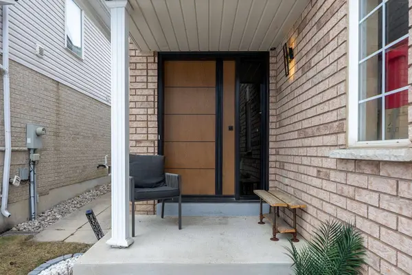 181 Madden PL, Clarington, ON L1C 5K4