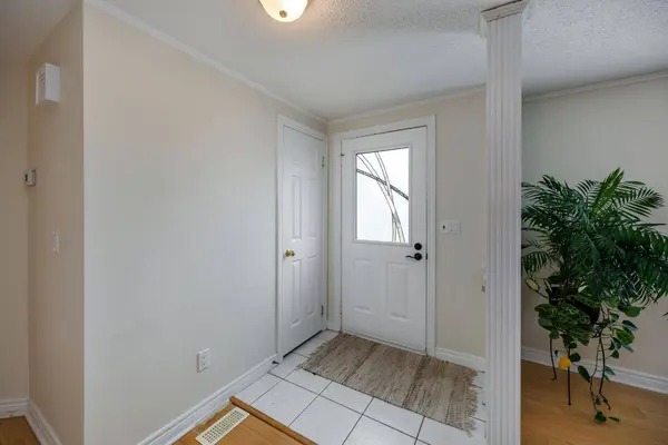 90 The Cove RD, Clarington, ON L1B 1B5