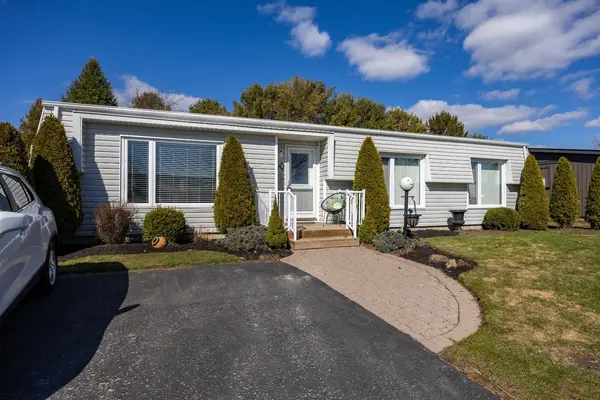 90 The Cove RD, Clarington, ON L1B 1B5