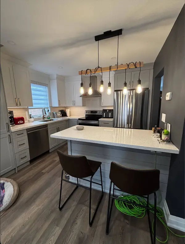 147 Lasalle AVE #Upper, Oshawa, ON L1H 5Y4