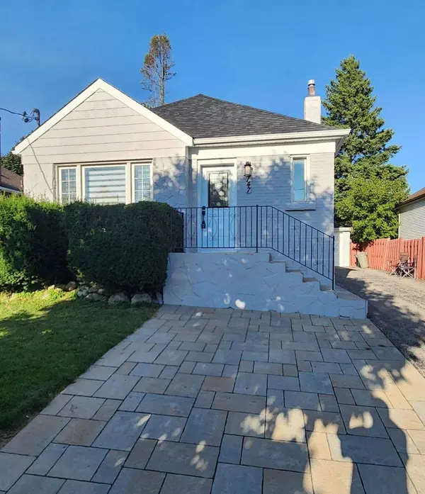 147 Lasalle AVE #Upper, Oshawa, ON L1H 5Y4