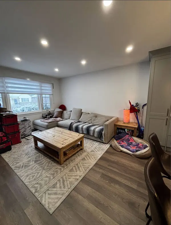 147 Lasalle AVE #Upper, Oshawa, ON L1H 5Y4