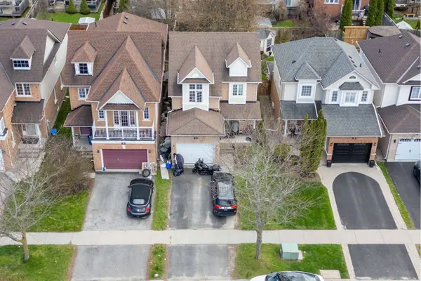 43 Madden PL, Clarington, ON L1C 5K3