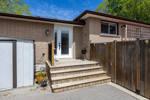 17 Strike AVE, Clarington, ON L1C 1K2
