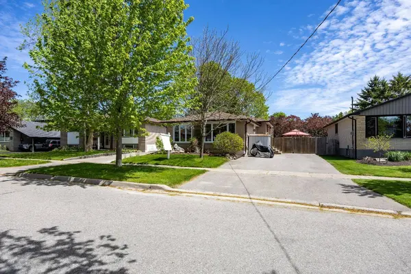 17 Strike AVE, Clarington, ON L1C 1K2
