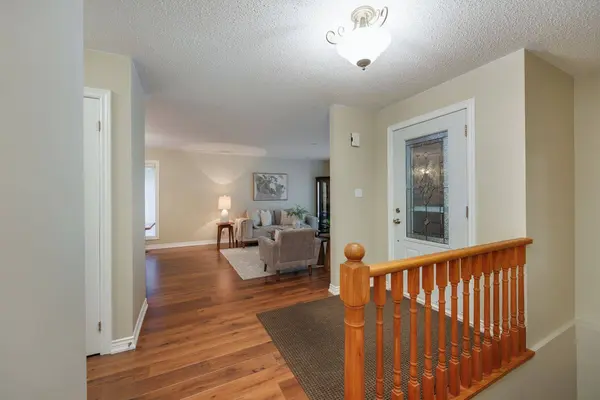 39 Valleycrest DR, Clarington, ON L1E 1H8