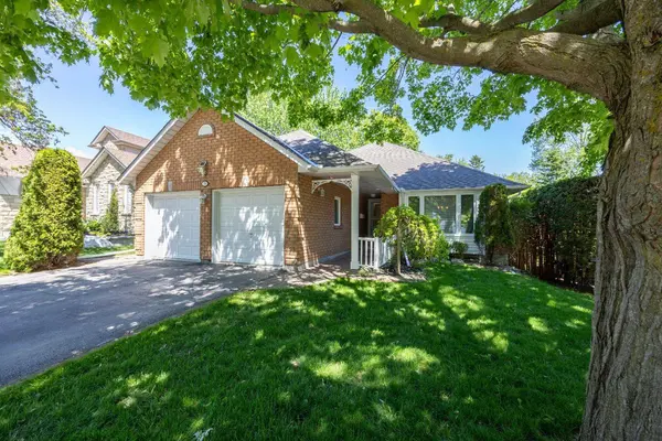 39 Valleycrest DR, Clarington, ON L1E 1H8