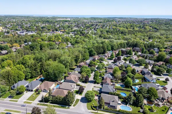 39 Valleycrest DR, Clarington, ON L1E 1H8