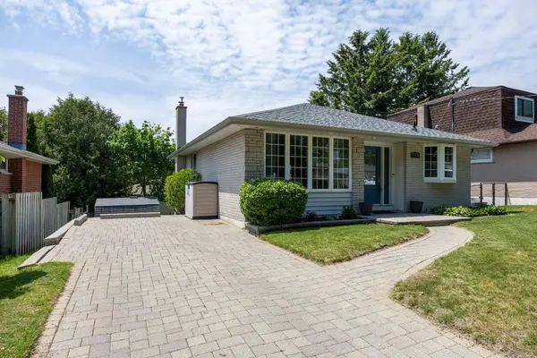 544 Wilson RD N, Oshawa, ON L1G 6E9
