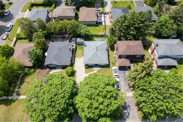 544 Wilson RD N, Oshawa, ON L1G 6E9