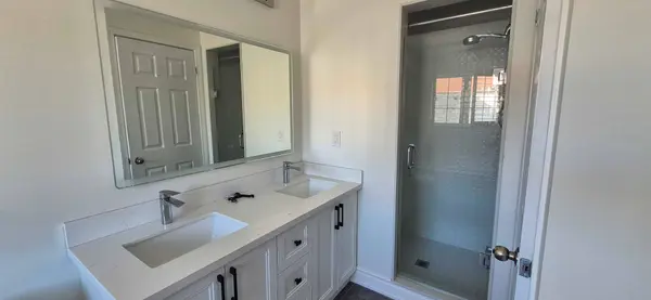 172 Mcbride AVE, Clarington, ON L1C 0J4