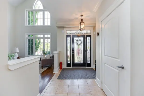 52 Brough CT, Clarington, ON L1C 0B7