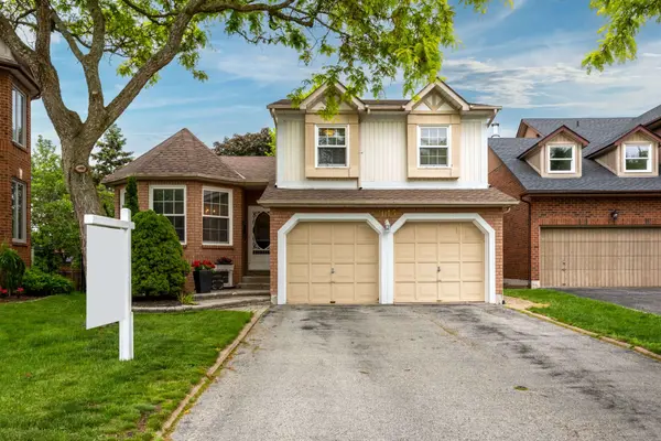2015 Blairwood CT, Pickering, ON L1X 2S3