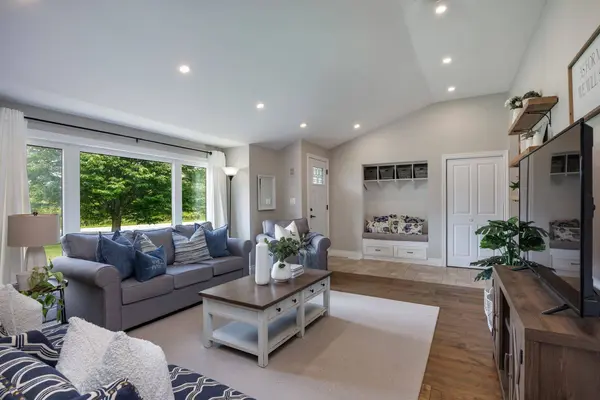2532 Holt RD, Clarington, ON L1C 6G6