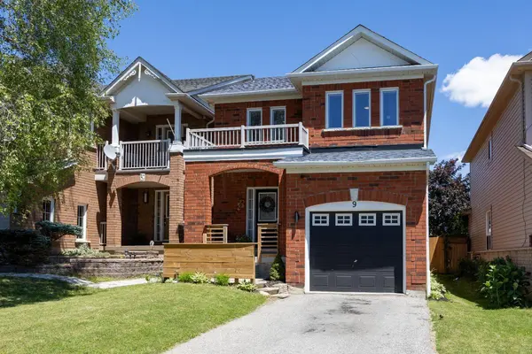 9 Candlebrook DR, Whitby, ON L1R 2V4