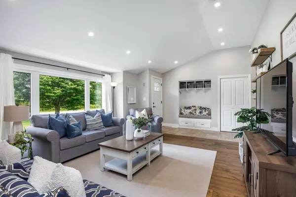 2532 Holt RD, Clarington, ON L1C 6G6