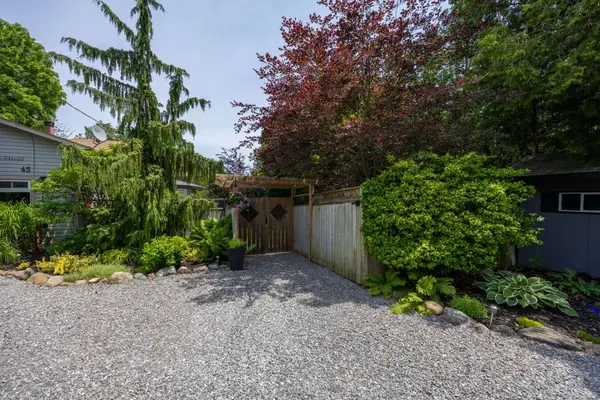 45 Centre ST, Clarington, ON L1C 2Y2