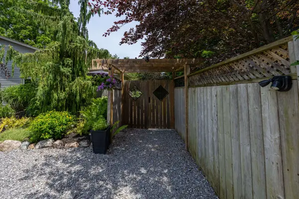 45 Centre ST, Clarington, ON L1C 2Y2
