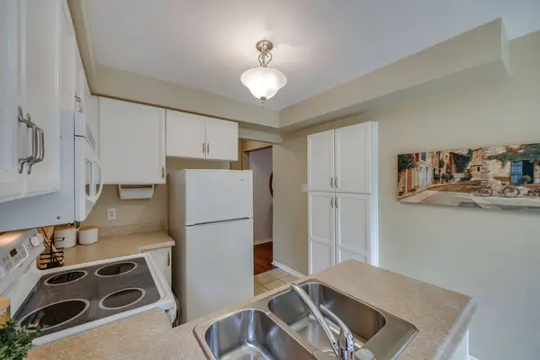 10 Climie CT, Clarington, ON L1C 4P5