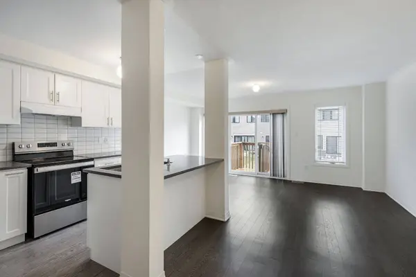 79 Caspian SQ #267, Clarington, ON K2V 0R3